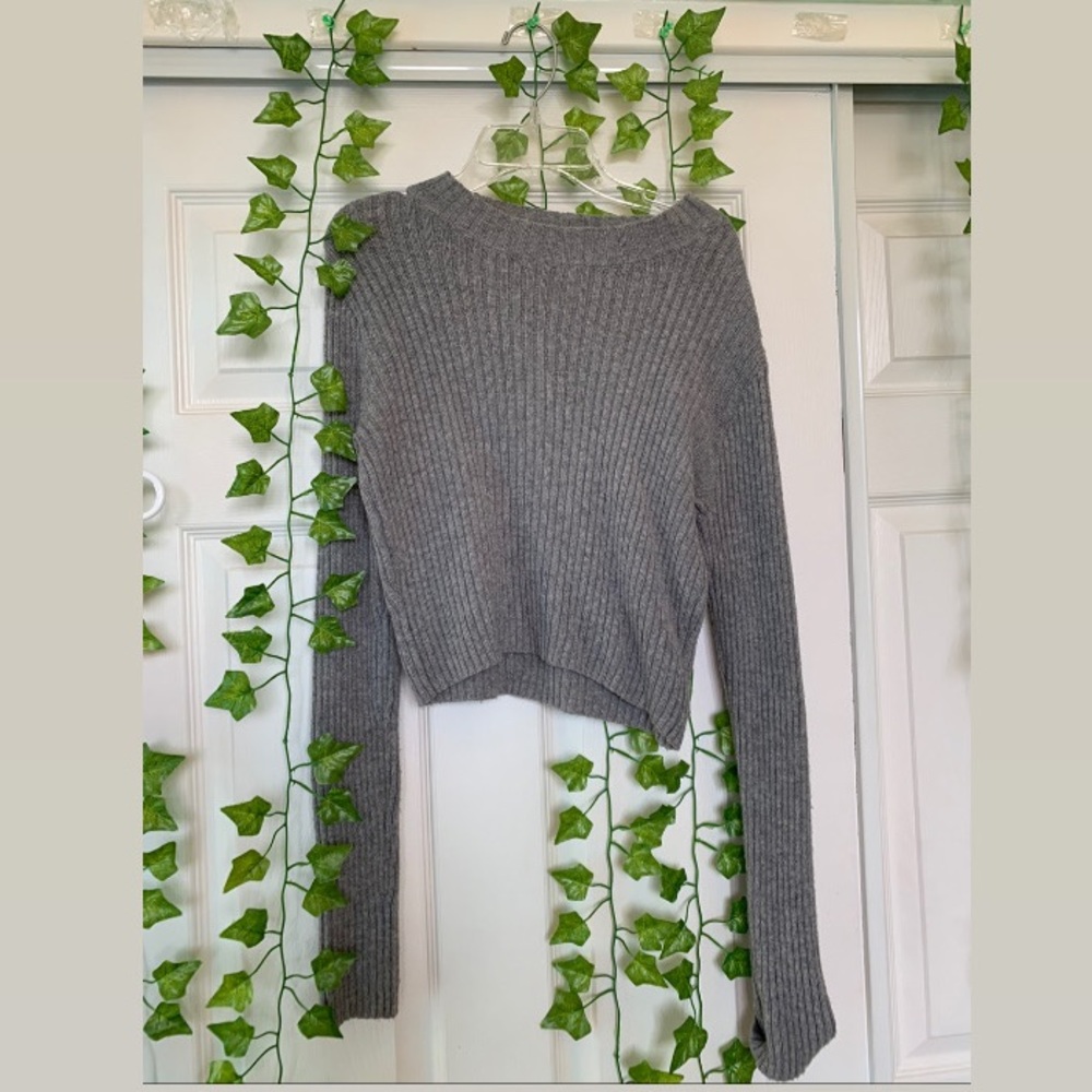 Brandy Melville Sweater